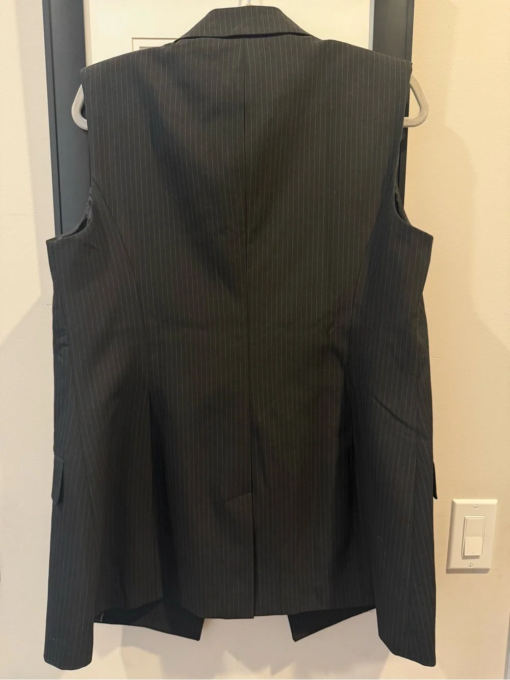 Calvin Klein Men's Black Pinstripe Double-Breasted Sleeveless Blazer Vest - Picture 4 of 6
